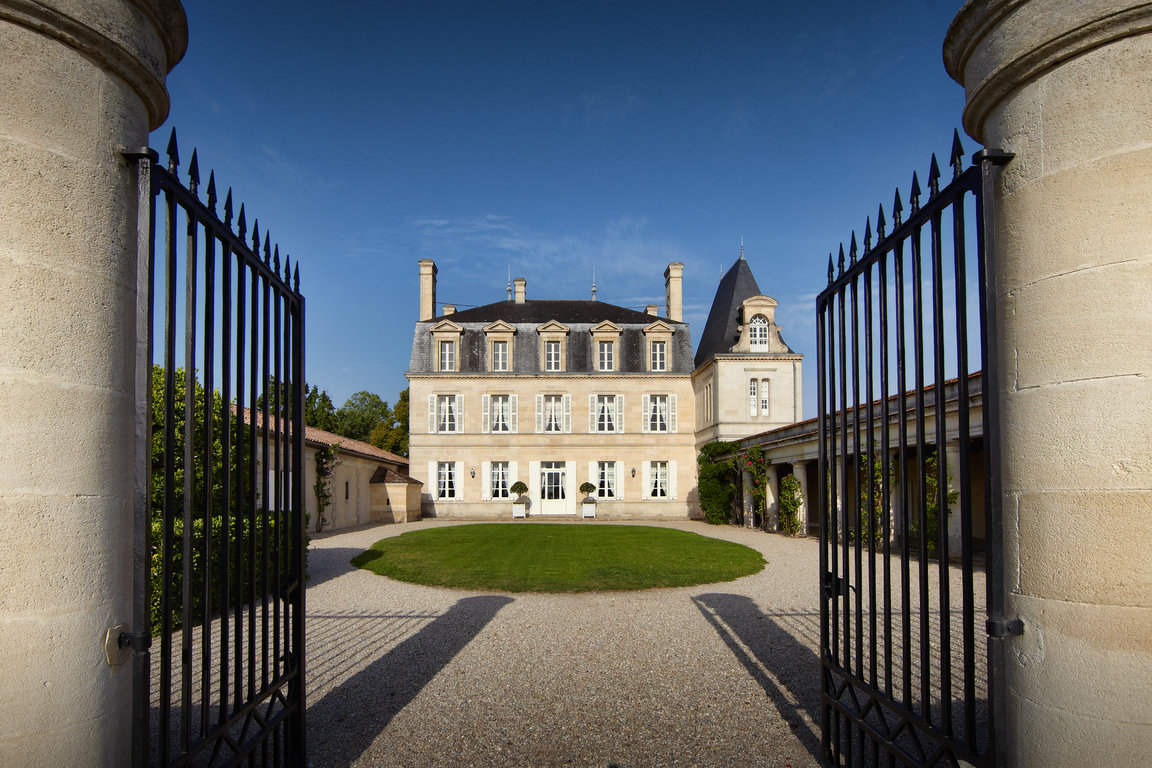 Château Grand-Puy-Lacoste - Cour principale - Portail