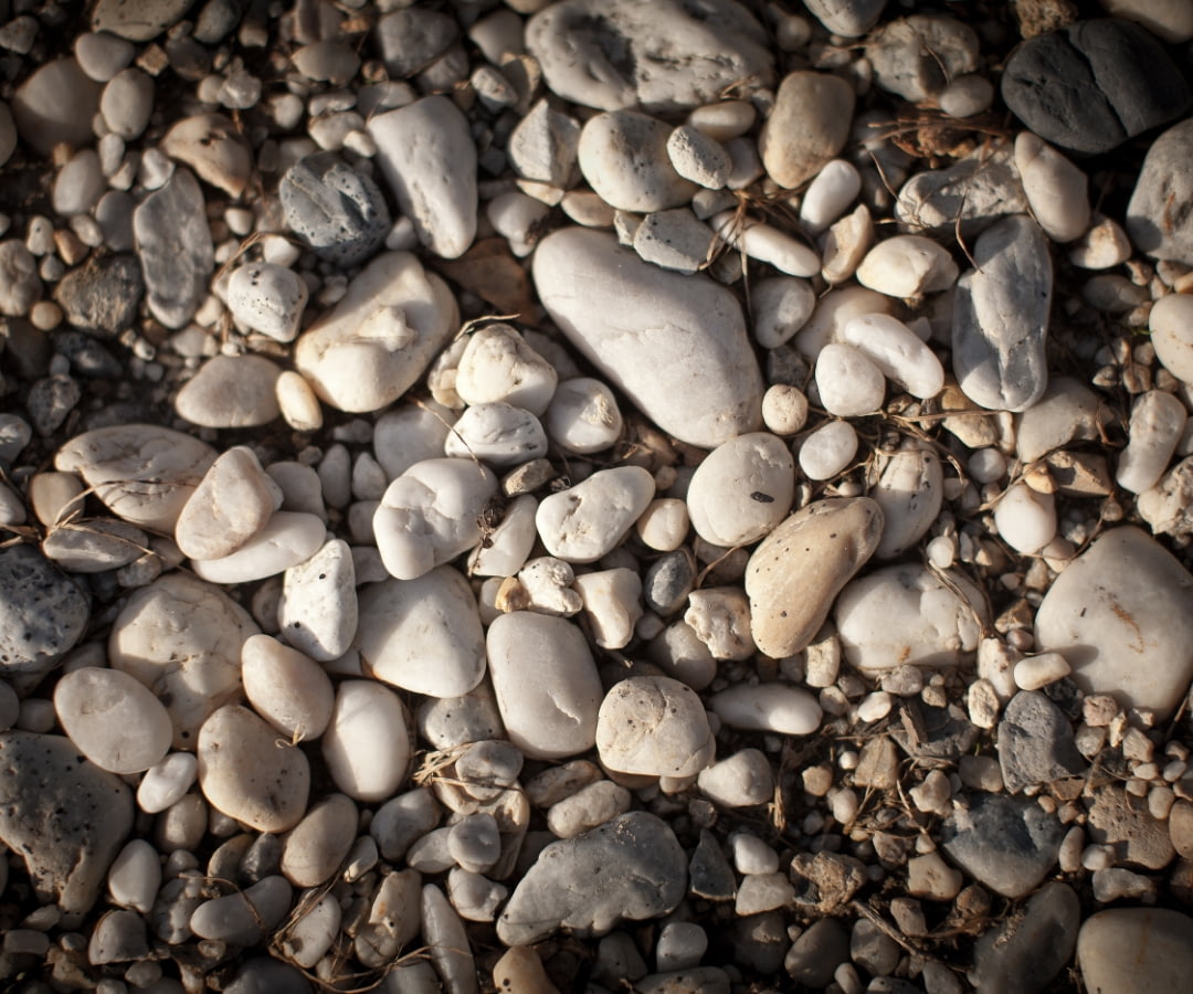 Deep gravel with multiple virtues